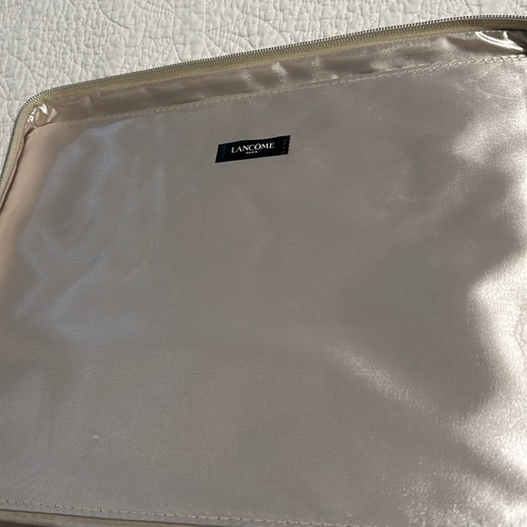 NWT Lancôme Makeup Box with 3 Full size items inside! - Picture 7 of 9